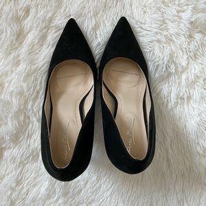 Black Pumps